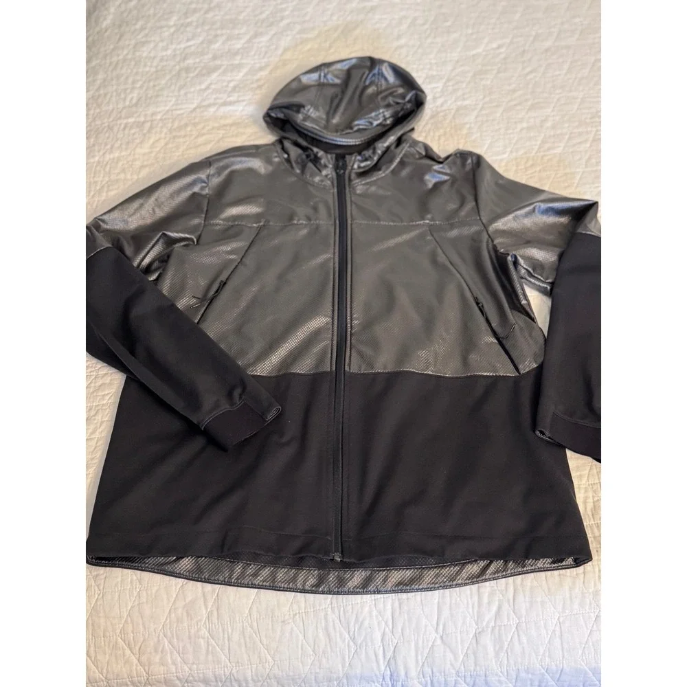 Like new Mens XL‎ Under Armour UA Unstoppable Storm swacket Hooded Jacket